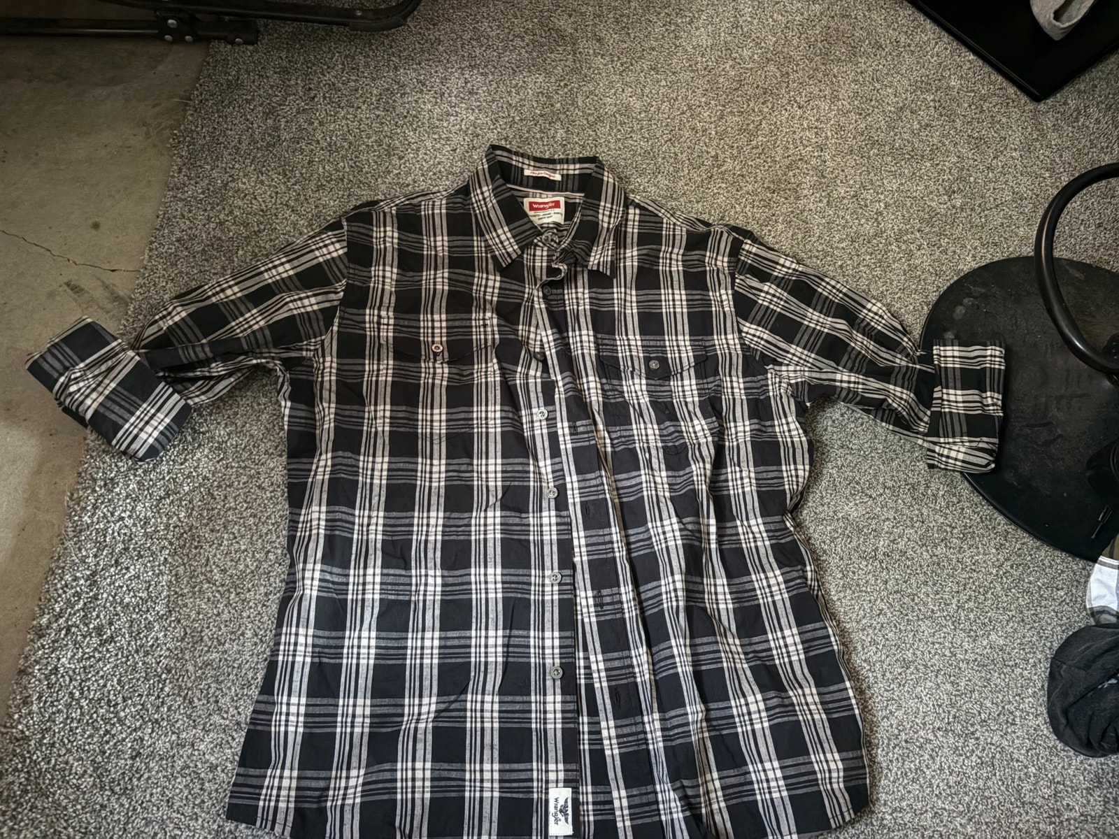 Wrangler Mens Large Button Front Shirt